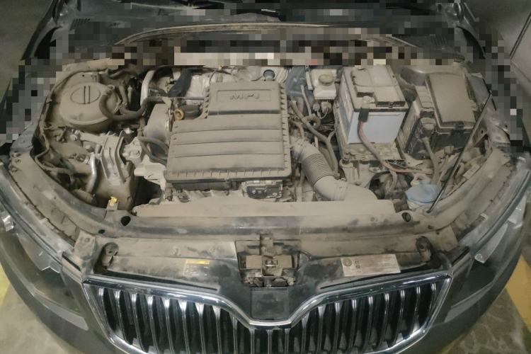 Used Skoda Octavia 2015 1.6L Manual Yijun Edition Engine Bay
