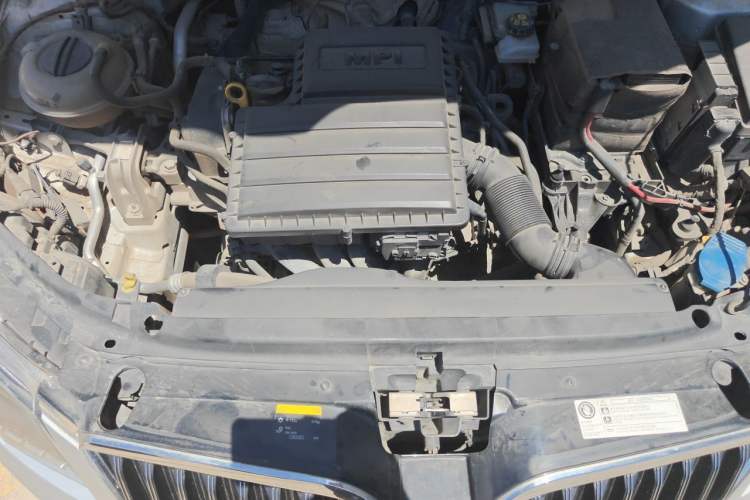Used Skoda Octavia 2015 1.6L Automatic Yijun Edition Engine Bay