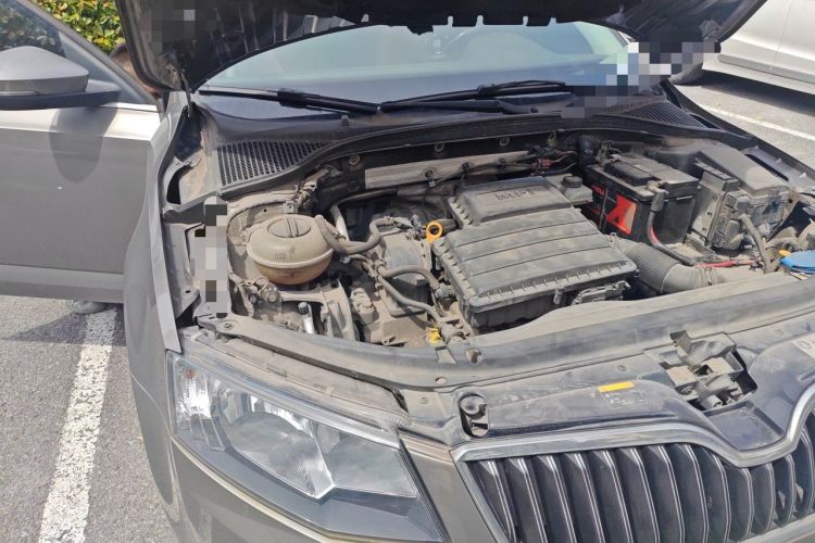 Used Skoda Octavia 2015 1.6L Automatic Yijun Edition Engine Bay Right