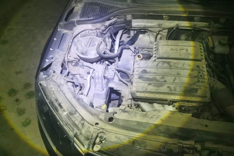 Used Skoda Octavia 2015 1.6L Manual Yijun Edition Engine Bay Right