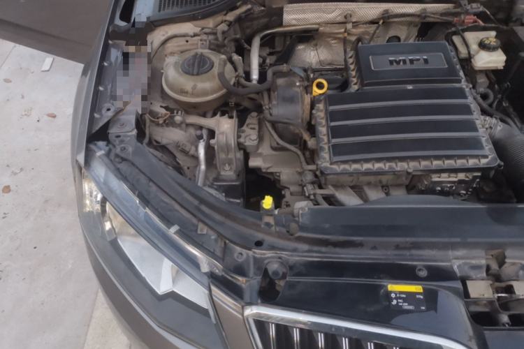 Used Skoda Octavia 2015 1.6L Automatic Yijun Edition Engine Bay Right