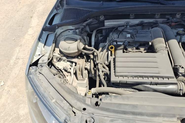 Used Skoda Octavia 2015 1.4TSI DSG Yijun Edition Engine Bay Right