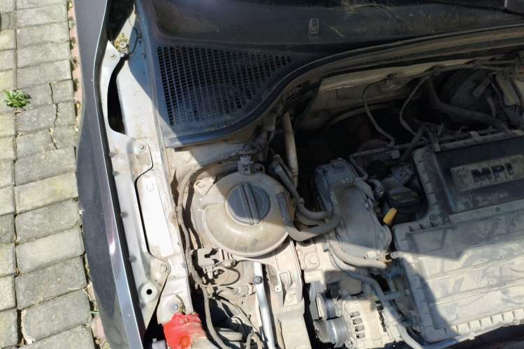 Used Skoda Octavia 2015 1.6L Automatic Yijun Edition Engine Bay Right