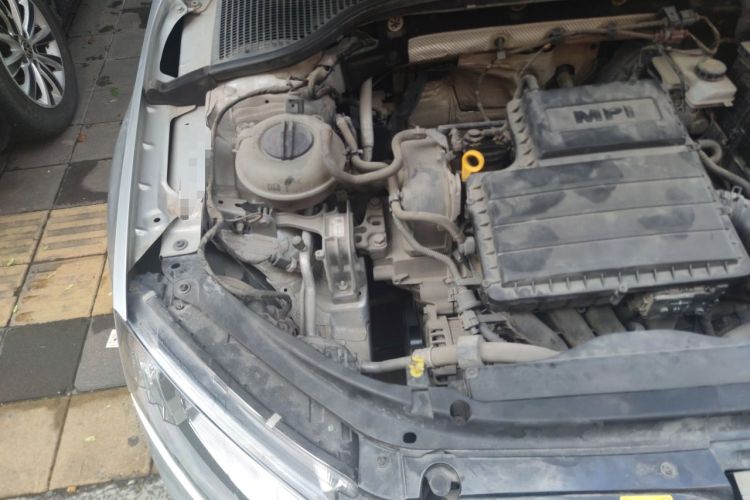 Used Skoda Octavia 2015 1.6L Automatic Yijun Edition Engine Bay Right