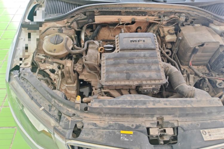 Used Skoda Octavia 2015 1.6L Automatic Yijie Edition Engine Bay Right