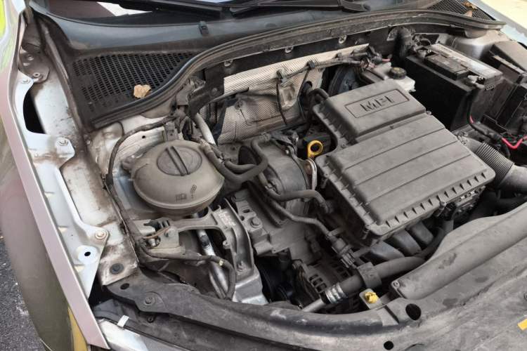Used Skoda Octavia 2015 1.6L Manual Eado Edition Engine Bay Right