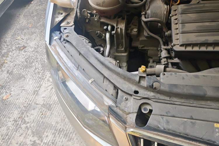 Used Skoda Octavia 2015 1.6L Automatic Eado Edition Engine Bay Right