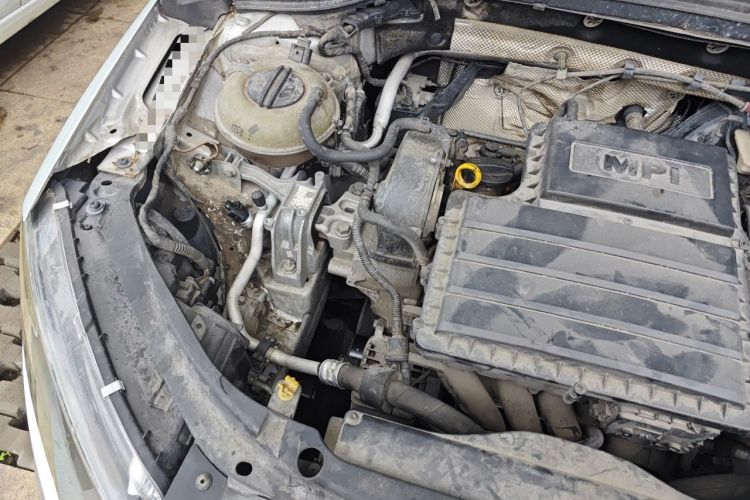 Used Skoda Octavia 2015 1.6L Automatic Yijie Edition Engine Bay Right