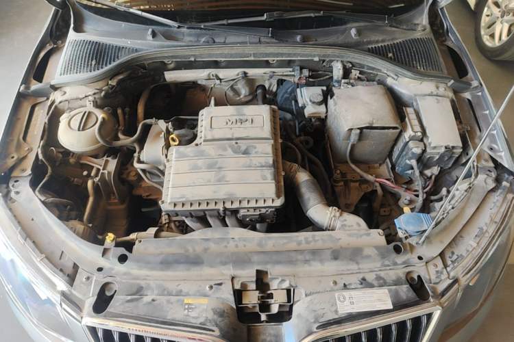 Used Skoda Octavia 2015 1.6L Manual Yijun Edition Engine Bay