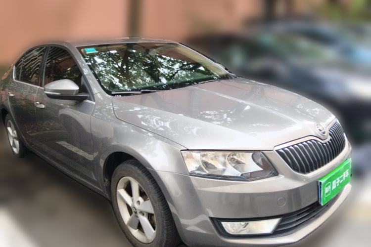 Used Skoda Octavia 2015 1.6L Automatic Yijie Edition Exterior 2