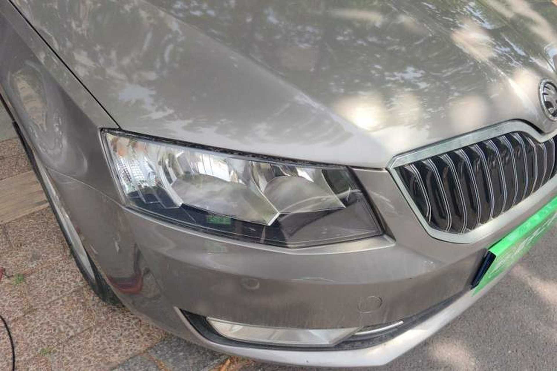 Used Skoda Octavia 2015 1.6L Automatic Yijun Edition Exterior 3