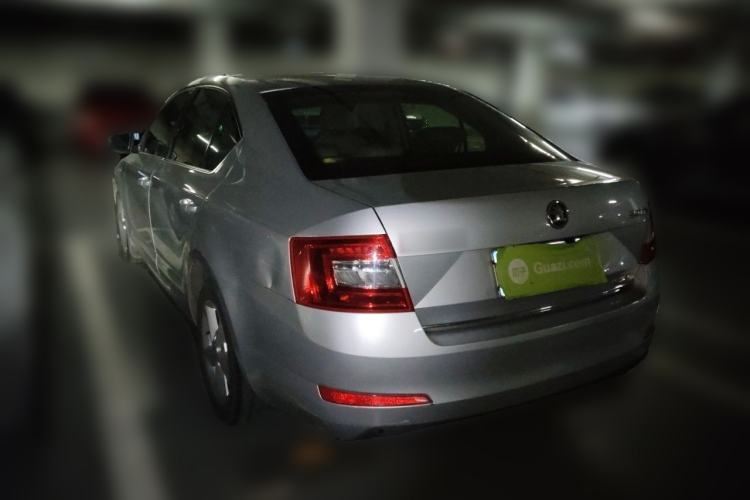 Used Skoda Octavia 2015 1.6L Automatic Yijun Edition Exterior 3