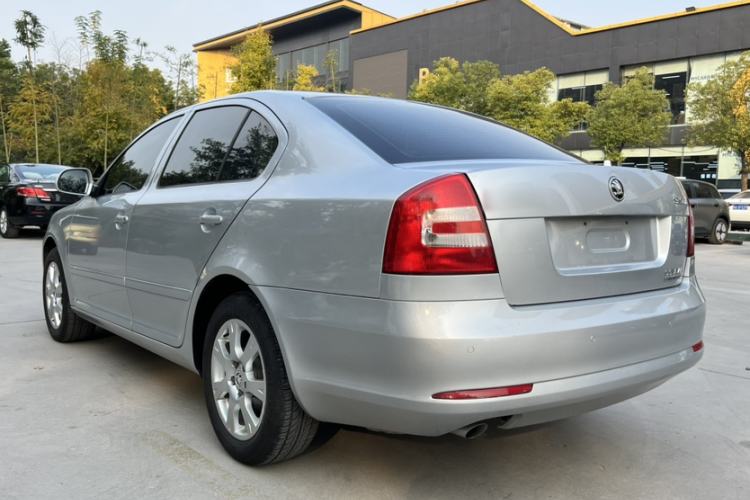 Used Skoda Octavia 2015 Classic Model 1.6L Automatic Yijie Version Exterior 4