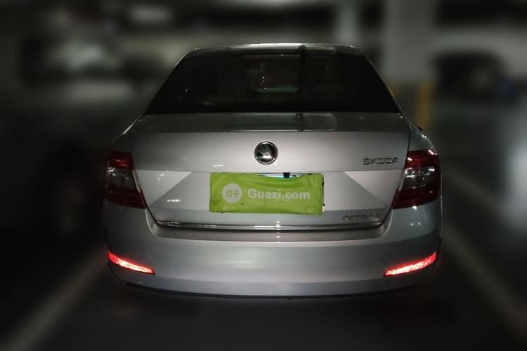 Used Skoda Octavia 2015 1.6L Automatic Yijun Edition Exterior 4