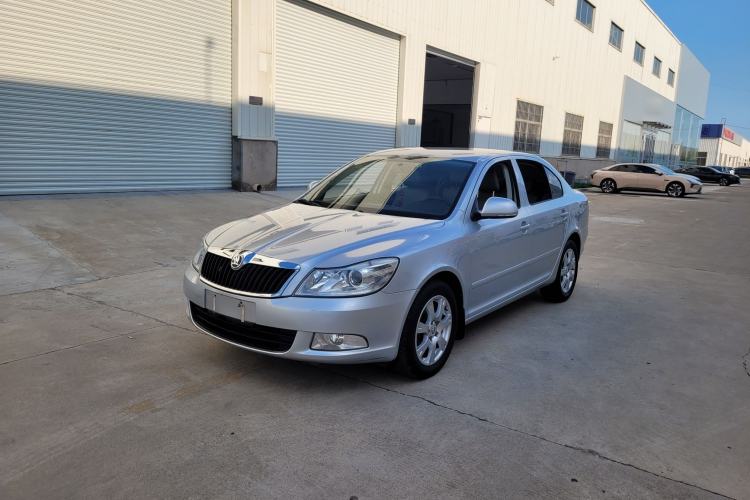 Used Skoda Octavia 2015 Classic Model 1.6L Manual Eado Version Exterior 6