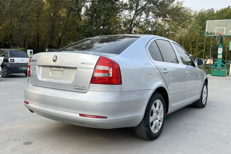 Used Skoda Octavia 2015 Classic Model 1.6L Automatic Yijie Version Exterior 6