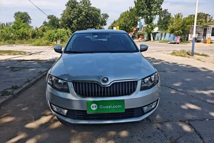 Used Skoda Octavia 2015 1.6L Automatic Yijie Edition Front