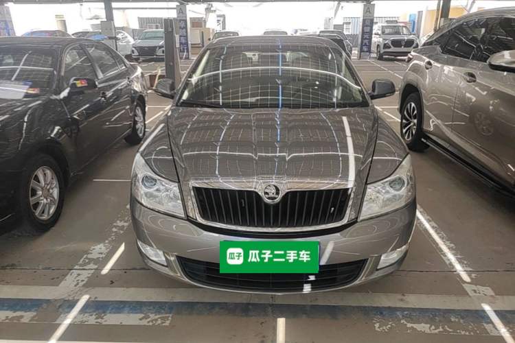 Used Skoda Octavia 2015 Classic Model 1.6L Automatic Yijie Version Front