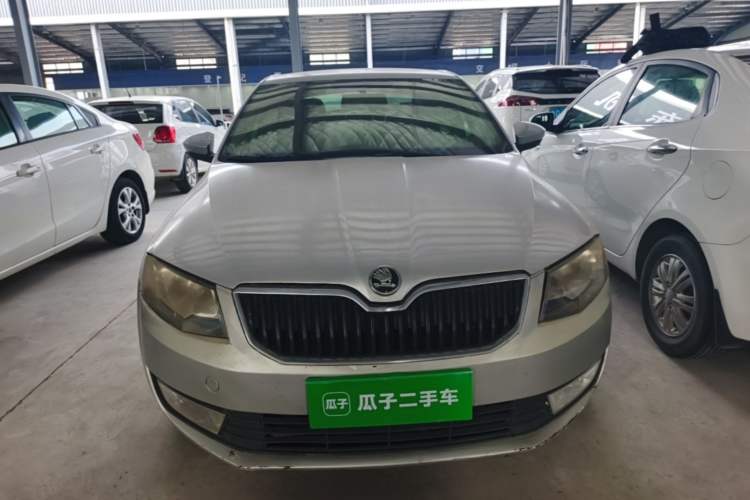 Used Skoda Octavia 2015 1.6L Manual Eado Edition Front