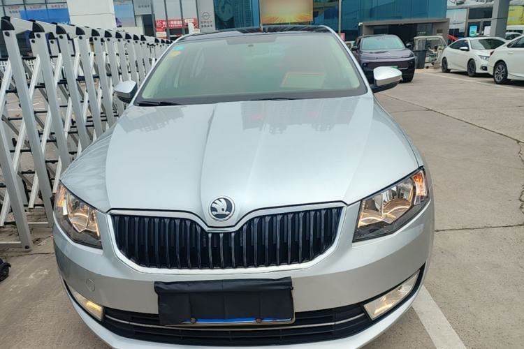 Used Skoda Octavia 2015 1.6L Automatic Yijun Edition Front