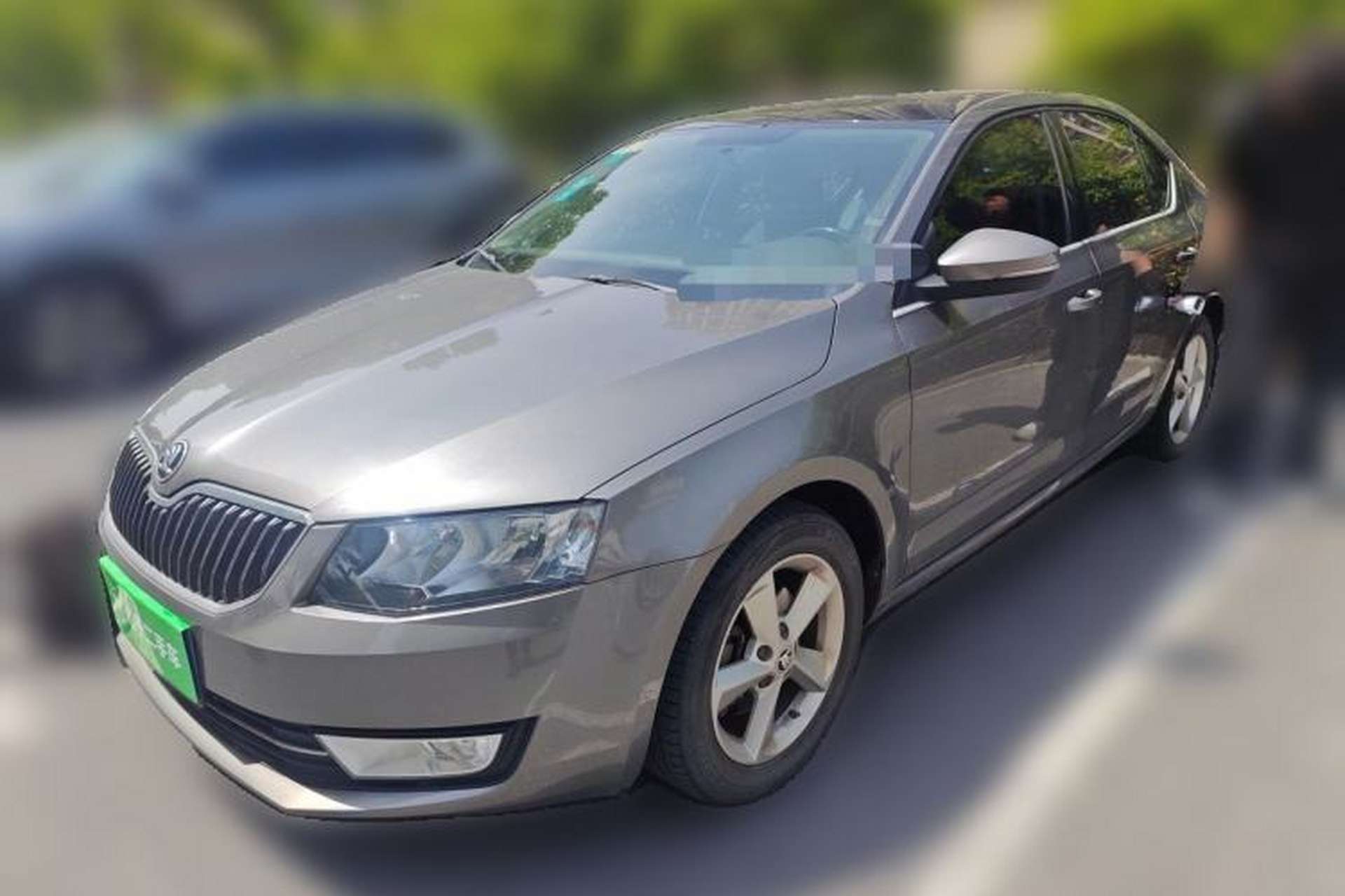 Used Skoda Octavia 2015 1.6L Automatic Yijun Edition Front Left 45 Deg