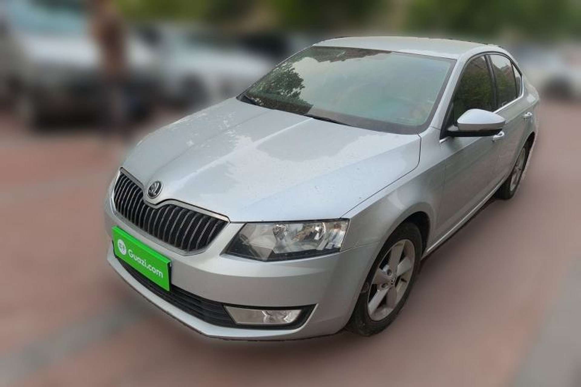 Used Skoda Octavia 2015 1.6L Manual Eado Edition Front Left 45 Deg
