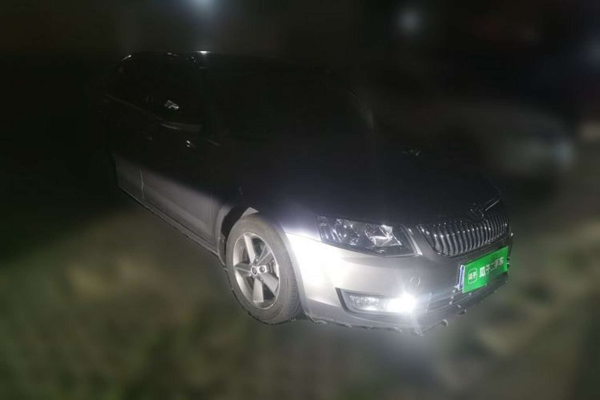 Used Skoda Octavia 2015 1.6L Manual Yijun Edition Front Right 45 Deg