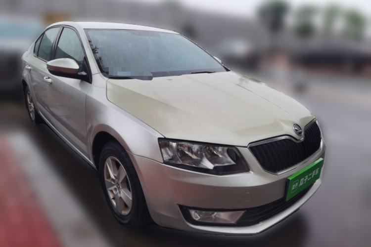 Used Skoda Octavia 2015 1.6L Automatic Eado Edition Front Right 45 Deg