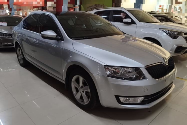 Used Skoda Octavia 2015 1.6L Automatic Yijun Edition Front Right 45 Deg
