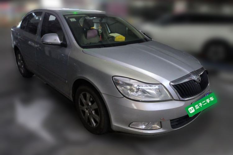 Used Skoda Octavia 2015 Classic Model 1.6L Automatic Yijie Version Front Right 45 Deg
