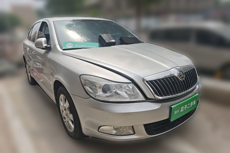Used Skoda Octavia 2015 Classic Model 1.6L Automatic Yijie Version Front Right 45 Deg