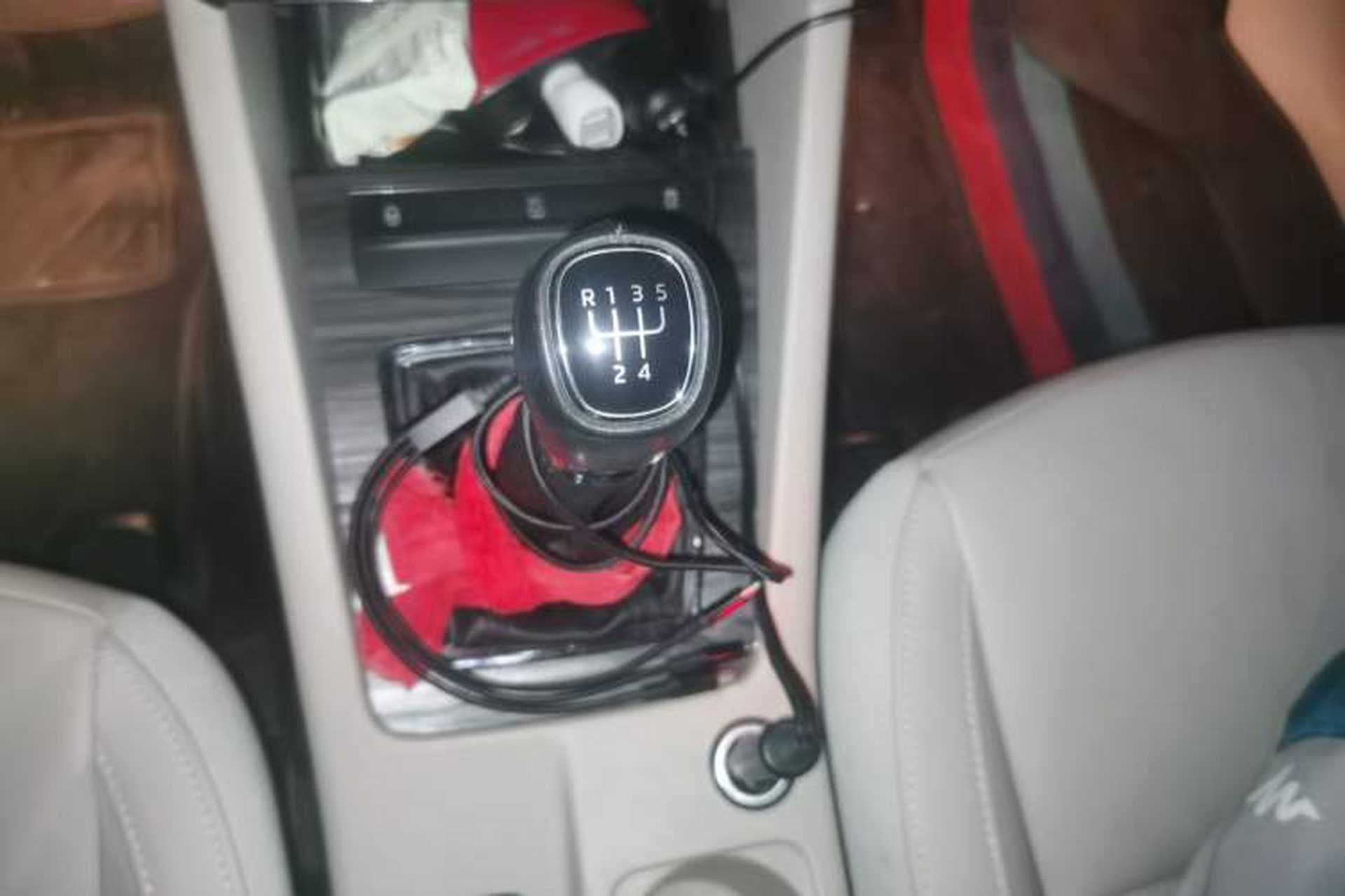 Used Skoda Octavia 2015 1.6L Manual Yijun Edition Gear Lever