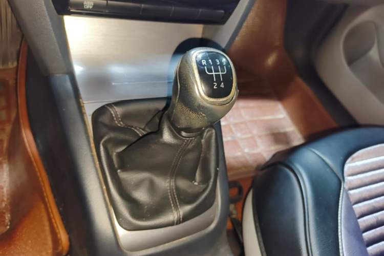 Used Skoda Octavia 2015 Classic Model 1.6L Manual Eado Version Gear Lever