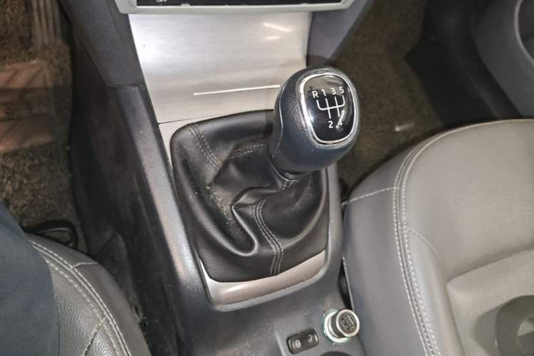 Used Skoda Octavia 2015 Classic Model 1.6L Manual Eado Version Gear Lever