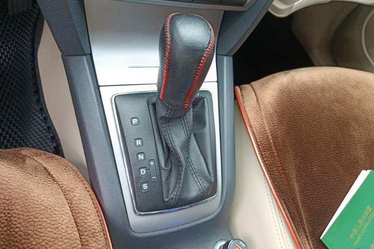 Used Skoda Octavia 2015 Classic Model 1.6L Automatic Yijie Version Gear Lever
