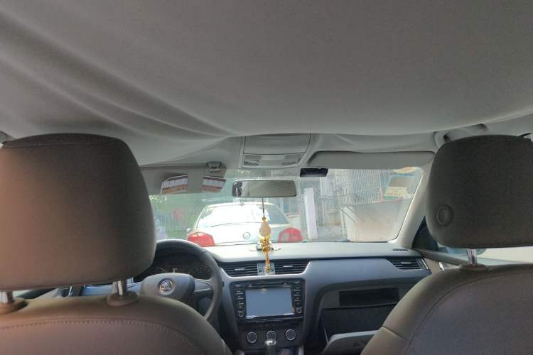 Used Skoda Octavia 2015 1.6L Automatic Yijie Edition Headliner