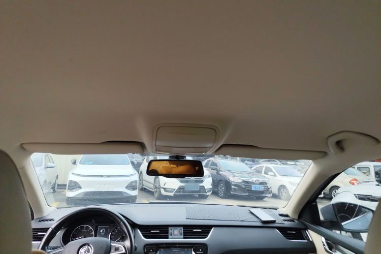 Used Skoda Octavia 2015 1.4TSI DSG Yijun Edition Headliner