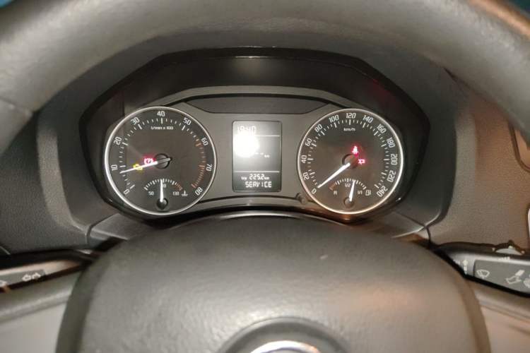 Used Skoda Octavia 2015 Classic Model 1.6L Manual Yijie Edition Instrument Cluster