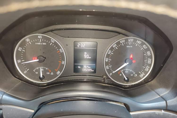Used Skoda Octavia 2015 Classic Model 1.6L Manual Eado Version Instrument Cluster