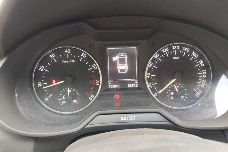 Used Skoda Octavia 2015 1.6L Manual Yijie Edition Instrument Cluster