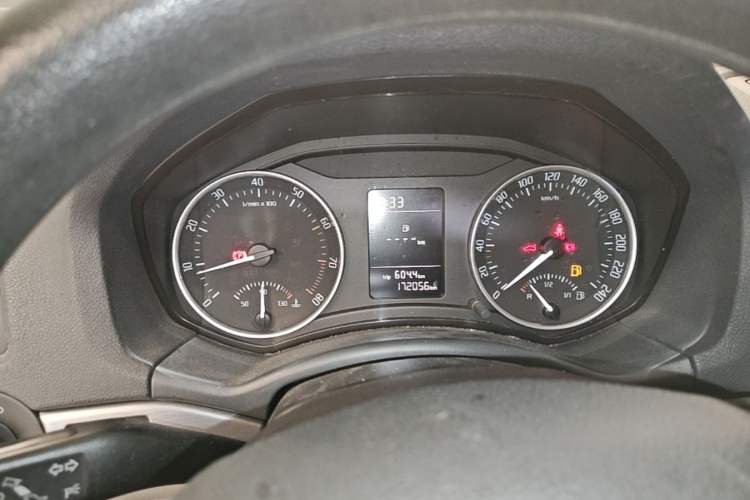 Used Skoda Octavia 2015 Classic Model 1.6L Manual Eado Version Instrument Cluster