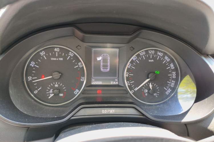 Used Skoda Octavia 2015 1.6L Automatic Yijun Edition Instrument Cluster