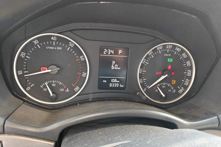 Used Skoda Octavia 2015 Classic Model 1.6L Automatic Yijie Version Instrument Cluster