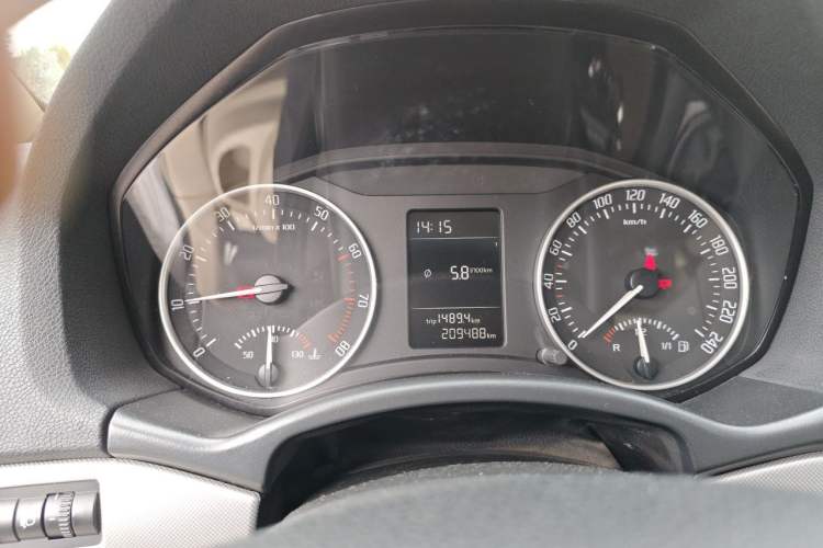 Used Skoda Octavia 2015 Classic Model 1.6L Manual Yijie Edition Instrument Cluster