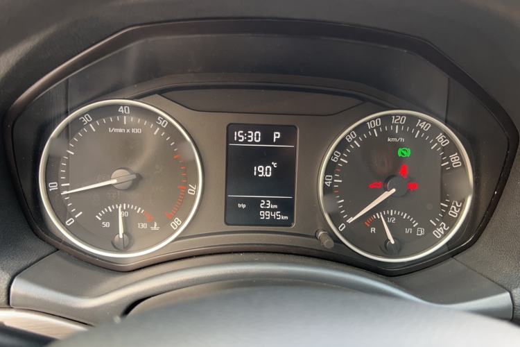 Used Skoda Octavia 2015 Classic Model 1.6L Automatic Yijie Version Instrument Cluster