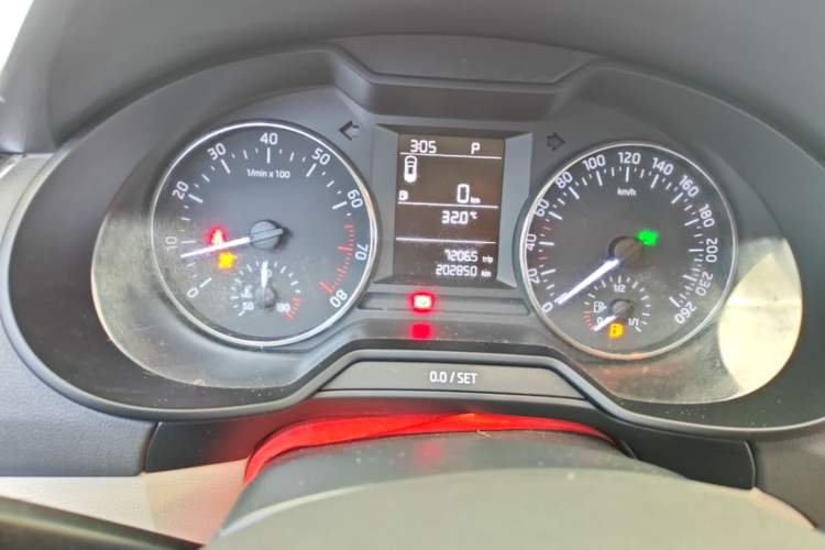 Used Skoda Octavia 2015 1.6L Automatic Yijie Edition Instrument Cluster
