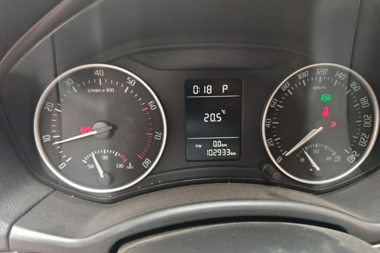 Used Skoda Octavia 2015 Classic Model 1.6L Automatic Yijie Version Instrument Cluster