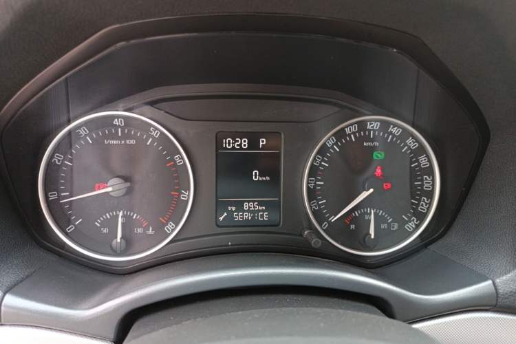 Used Skoda Octavia 2015 Classic Model 1.6L Automatic Yijie Version Instrument Cluster