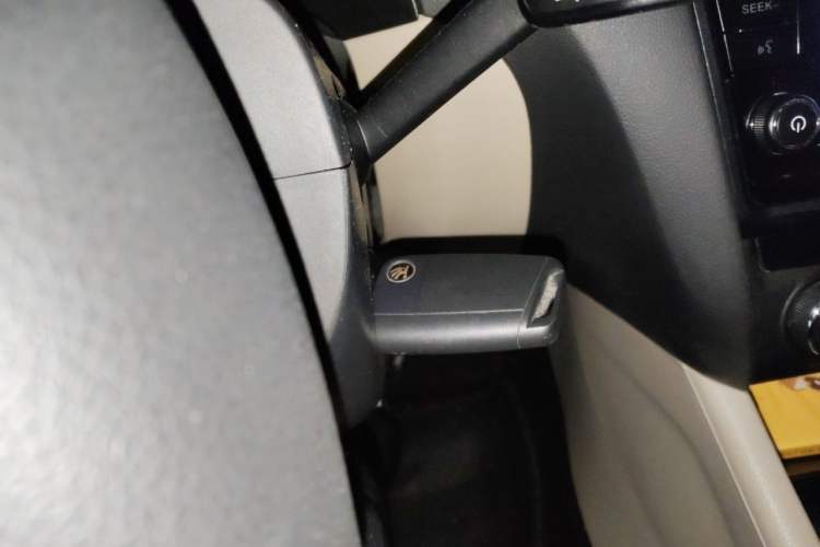 Used Skoda Octavia 2015 1.6L Automatic Yijun Edition Interior 1