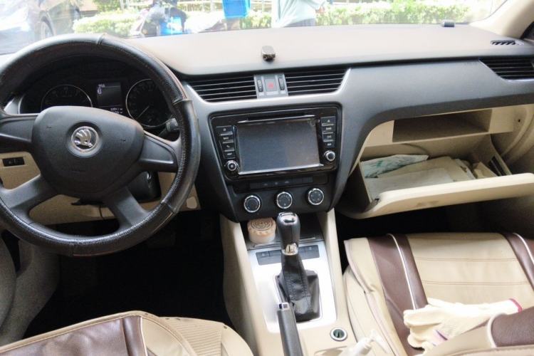 Used Skoda Octavia 2015 1.6L Automatic Yijie Edition Interior 2